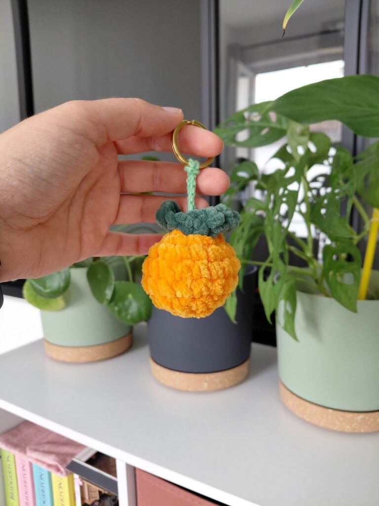 porte-cle-orange-crochet