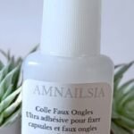 COLLE FAUX ONGLES