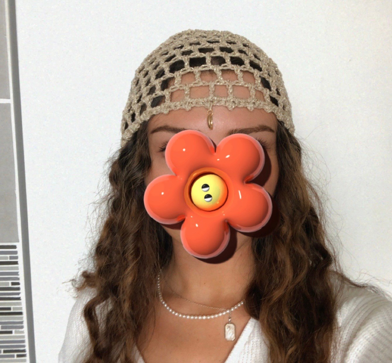 IMG_1744 Bonnet doré accessoire de tête ajouré festivale – Image 1