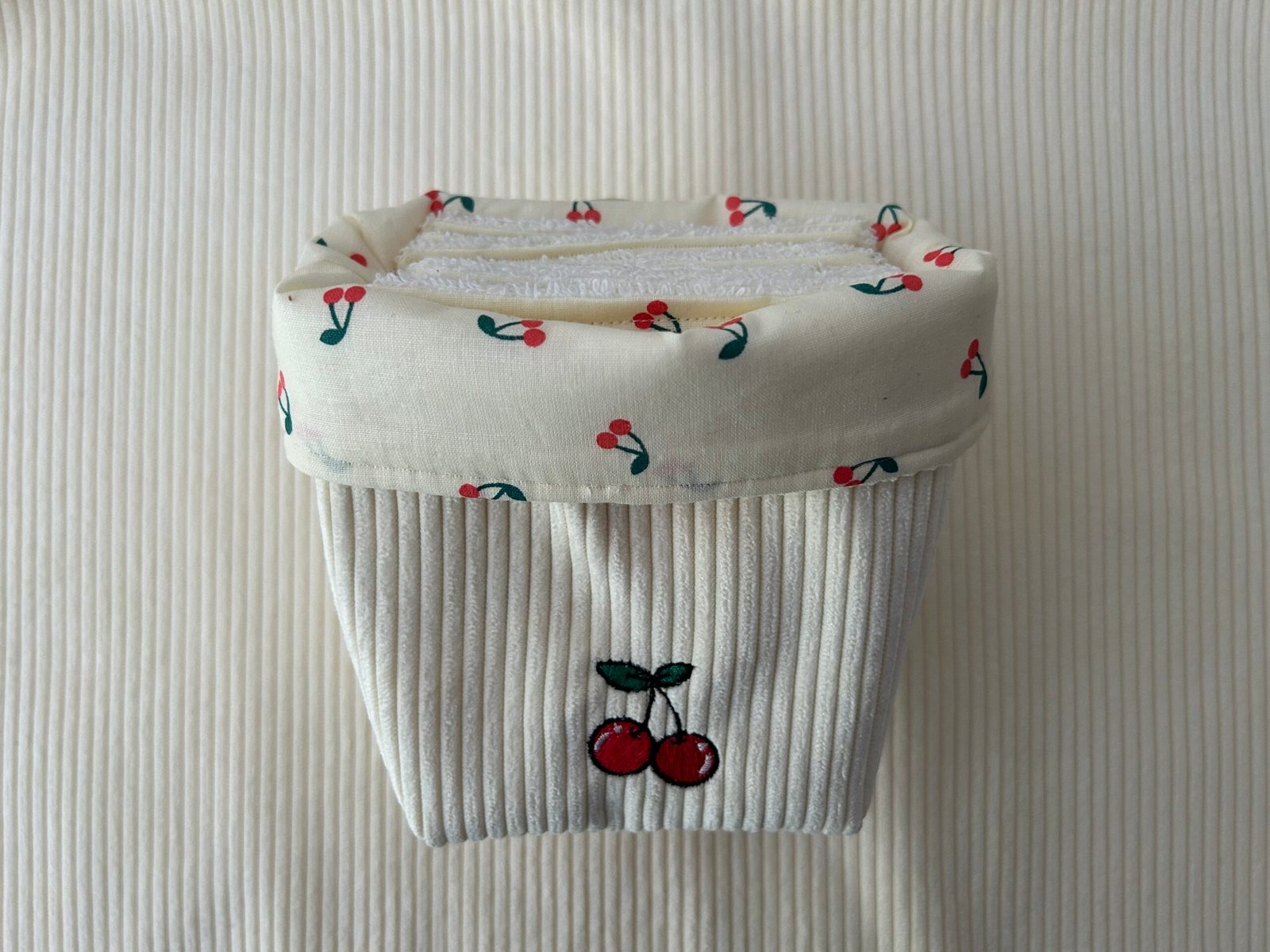 IMG_3749 Panier de rangement + 10 cotons réutilisables - cerises – Image 1