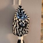 Porte-plante suspendu en macramé tressé noir et blanc - Support de pot suspendu - Décoration murale bohème