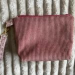 Pochette en velours côtelé avec porte-clés assorti - Rose