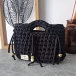 Sac crochet avec perle noir